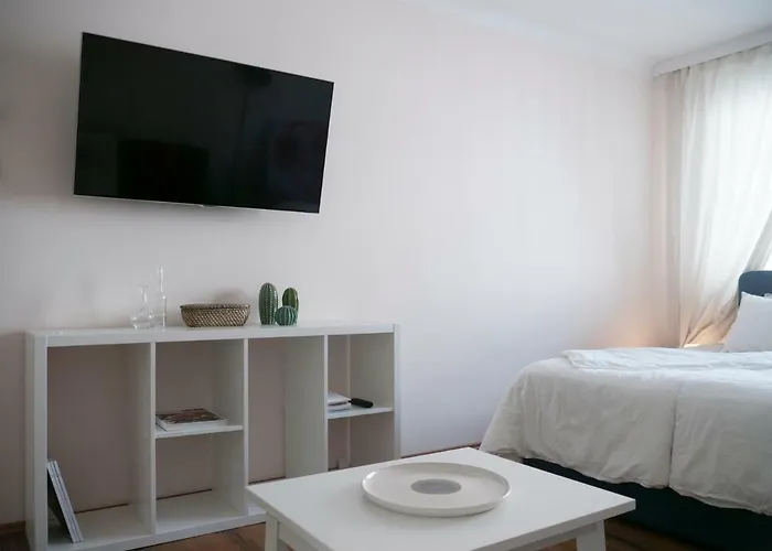 Spacious 2rooms Area *